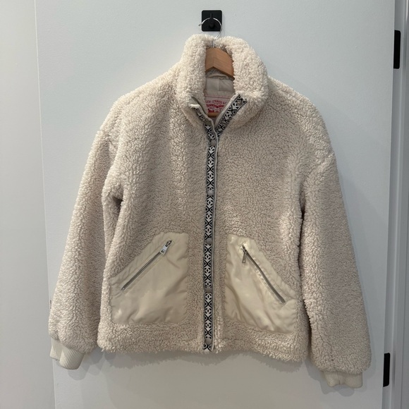 Levi's White Sherpa Jacket - Picture 1 of 4